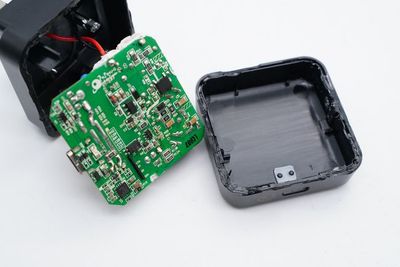 Hama 33W QC4+充電器拆解 德系品牌、中國(guó)制造，銷往英國(guó)的科技傳奇